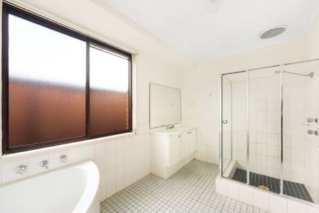 Cozy Quiet Living! - Photo 5