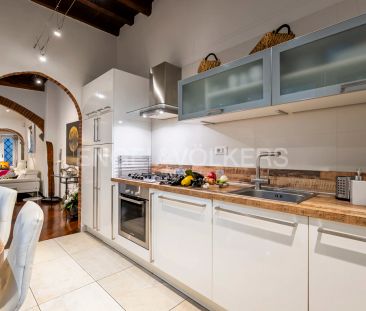 Elegante Appartamento con due Camere da letto in centro storico di ... - Photo 1