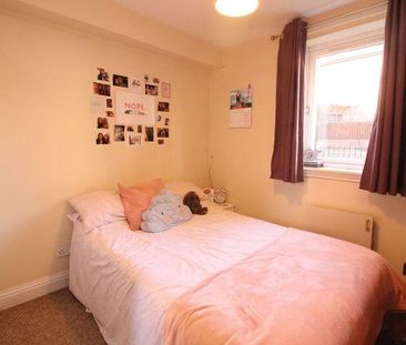 4 bedroom flat to rent - Photo 5