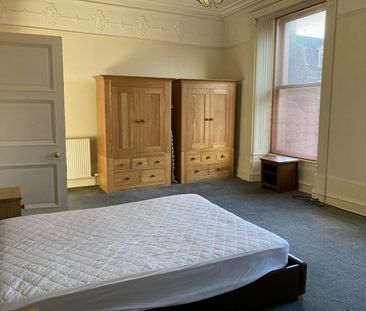 Flat to rent on - Photo 5