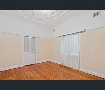 Beachside Living with Room to Breathe – Welcome to Freshwater - Photo 4