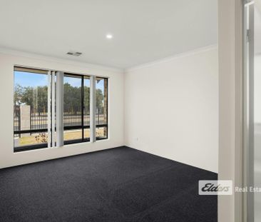 MODERN HOME, BE QUICK TO VIEW! - Photo 5