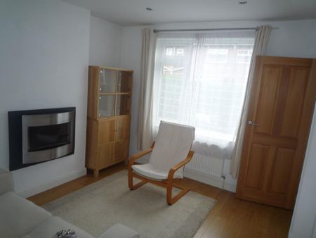 3 bedroom end of terrace house to rent - Photo 5