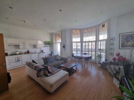 Bedford Square, Brighton - Photo 2