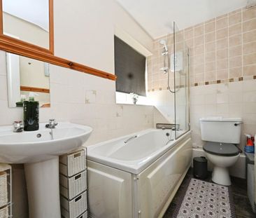 1 bedroom Flat To Let - Photo 5