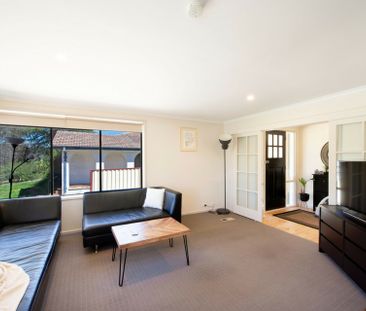 Fabulous family home with separate converted studio / rumpus! - Photo 3