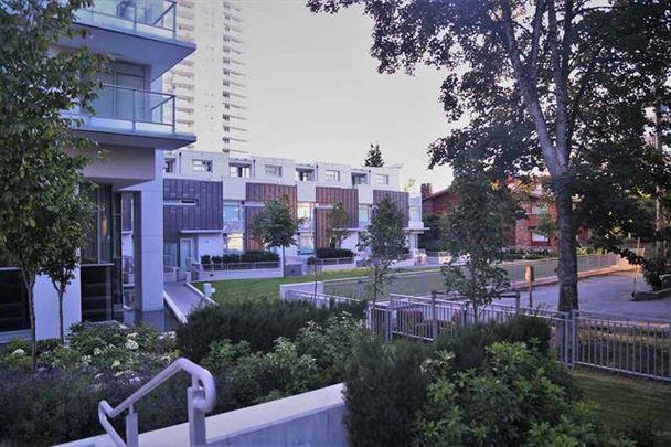 Metrotown great location apartment 2 Bed/ 2 Bath With AC For Rent - Photo 1