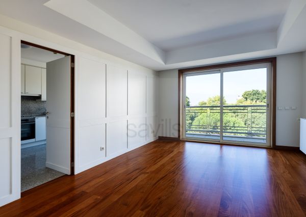 Apartamento T3+1 para arrendar em condomínio fechado na Foz