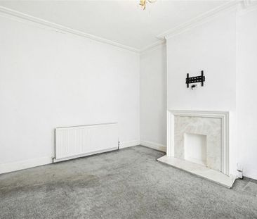 2 bedroom maisonette to rent - Photo 1
