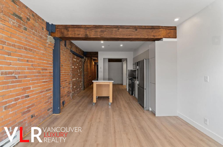 Condo in Downtown Vancouver, BC - Photo 4