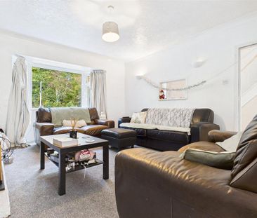 4 bedroom semi-detached house to rent - Photo 2