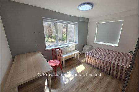 5 Bedroom Cardigan Road - Photo 3