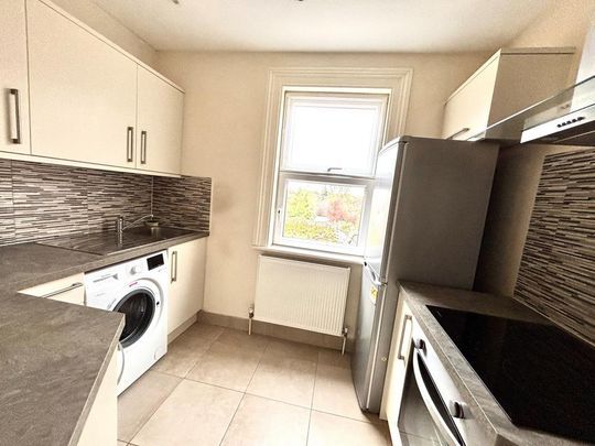 2 bedroom flat to rent - Photo 1
