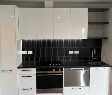 2 Bedroom Apartment in Panmure - Photo 3