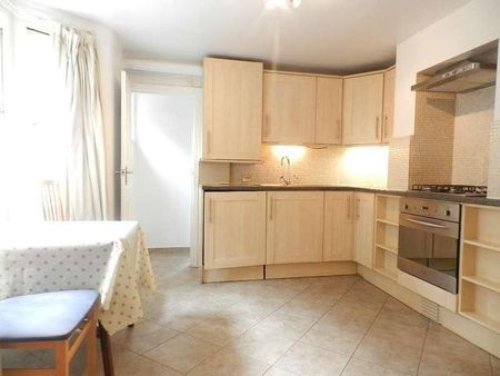Warriner Gardens, First Floor Flat, London, SW11 - Photo 5