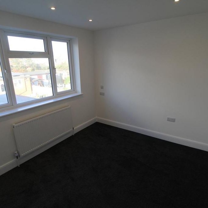 4 bedroom terraced house to rent - Photo 1