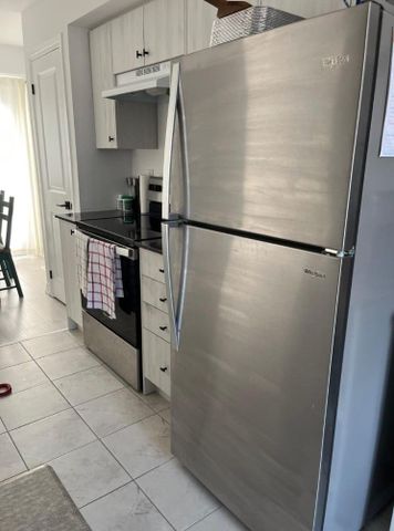 For Lease - 119 Fairlane Avenue, Barrie, Ontario - Photo 2