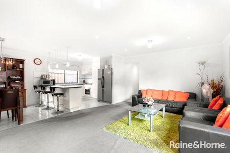 Splendid 3Br Home in Caroline Springs! - Photo 3