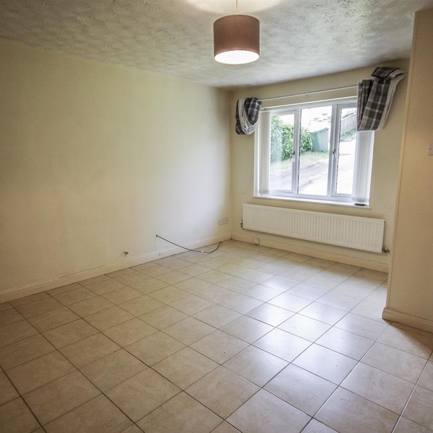 Weavers Close, Dursley - Photo 1