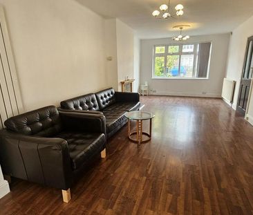 4 bedroom semi-detached house to rent - Photo 1