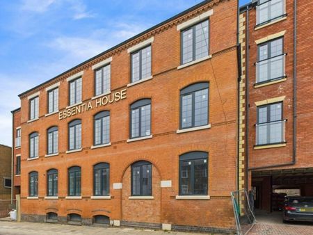 Flat to rent on - Photo 2