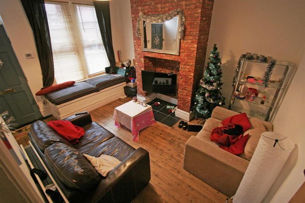 3 bedroom terraced house to rent - Photo 1