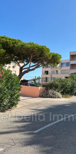 Location Appartement 2 pièces 38m² SIX FOURS LES PLAGES 83140 - Photo 2