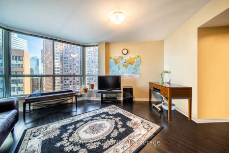 38 Elm Street #1410 - Photo 4