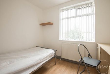 4 bedroom terraced house to rent - Photo 4