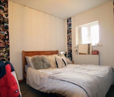 6 bedroom semi-detached house to rent - Photo 5