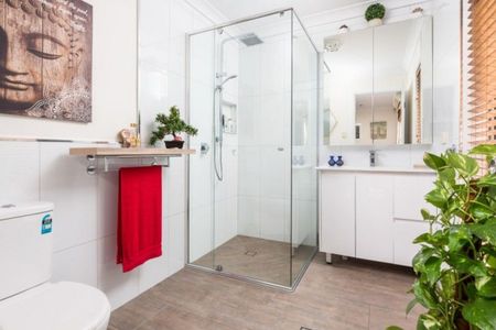 Exceptional Location, Low Maintenance - Photo 2