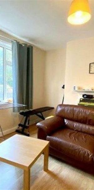 1 bedroom semi-detached house to rent - Photo 1