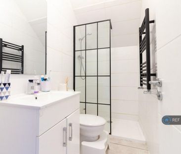 2 bedroom semi-detached house to rent - Photo 5