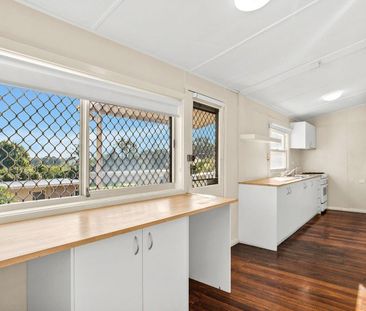 Light filled 3 bedroom home - Photo 3