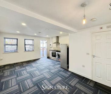 Studio to rent - Photo 2