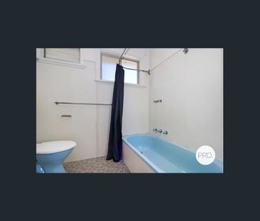 TIDY CENTRAL UNIT! - Photo 6