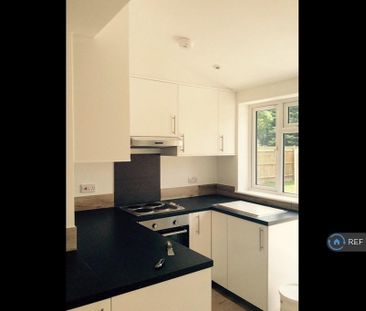 2 bedroom end of terrace house to rent - Photo 4