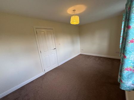 3 bedroom semi-detached to let - Photo 5