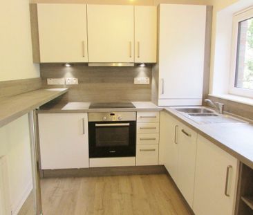 2 Bed Flat - Photo 6