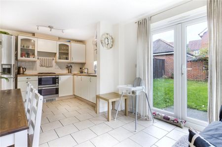 Clarendon Rise, Tilehurst, Reading, Berkshire, RG31 - Photo 2