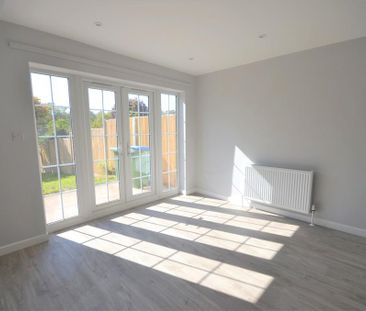 4 bedroom semi-detached house to rent - Photo 1