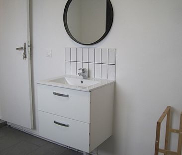 A LOUER CHAMBRE MEUBLE DANS MAISON PROCHE DES ECOLES ET DU CENTRE VILLE DE ST QUENTIN. - Photo 6