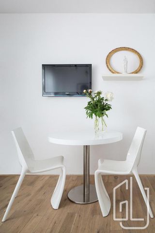 Pronájem bytu 2+kk 55 m2 - Fotografie 2