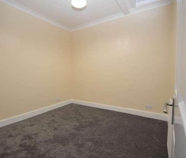 Addlestone, KT15 - Photo 2