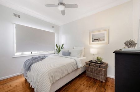 SPACIOUS FOUR BEDROOM HOME IN A PEACEFUL CUL-DEL-SAC - Photo 4