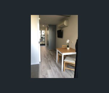 FULLY FURNISHED APARTMENT IN THE HEART OF MELBOURNE CBD! - Photo 2