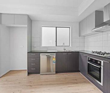 “Modern ensuite rooms available at 32 Greyhound Drive, Wyndham Vale” - Photo 3