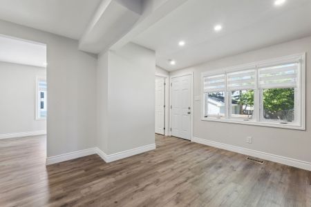 For Lease - 18 Beech Street, Ajax, Ontario - Photo 3