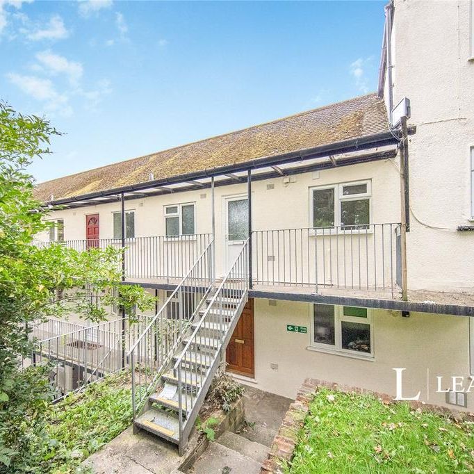 1 bedroom flat to rent - Photo 2