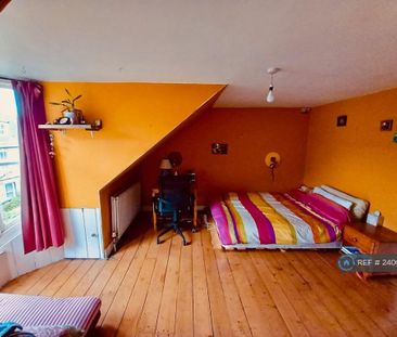 2 bedroom maisonette to rent - Photo 4